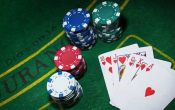 What are the factors to consider while choosing an online gambling site?